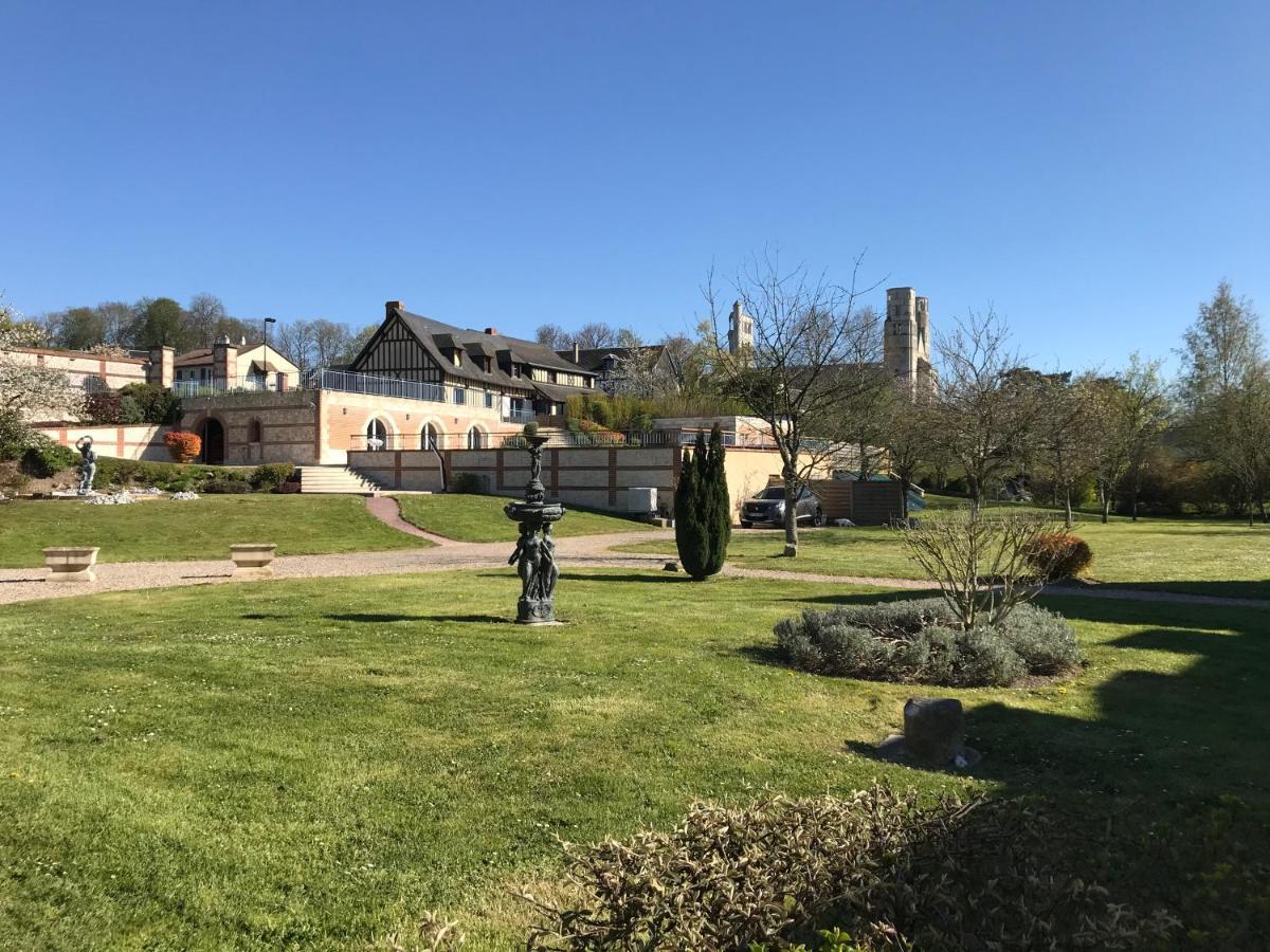 Le Clos Des Fontaines Jumièges Exterior foto